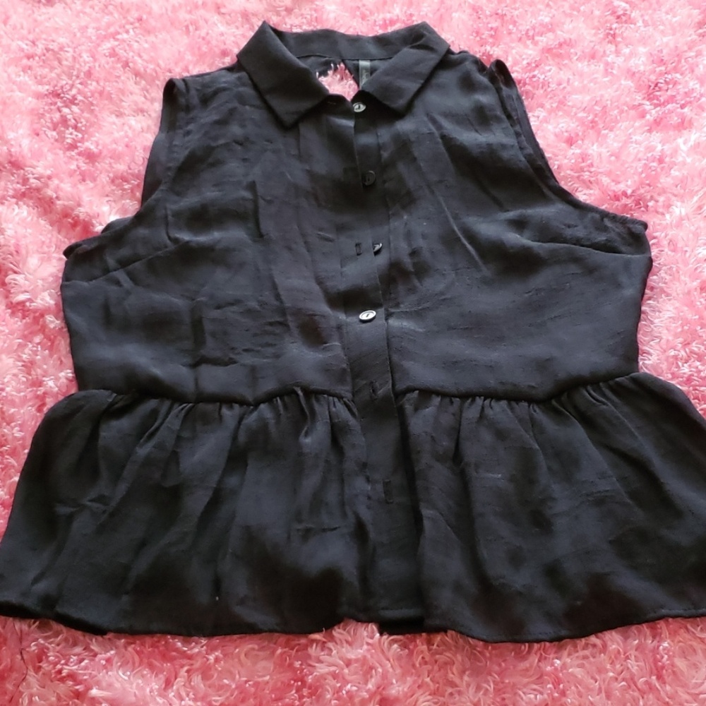 Sleeveless button down
